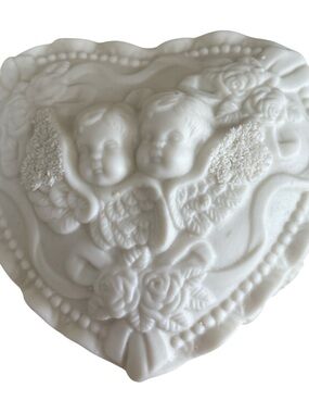 Unique Vintage white heart-shaped cherub decorative plaque